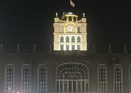 تغییر سیستم نورپردازی عمارت تاریخی ساعت به نورپردازی متمرکز