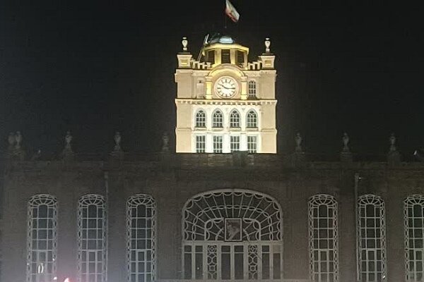 تغییر سیستم نورپردازی عمارت تاریخی ساعت به نورپردازی متمرکز