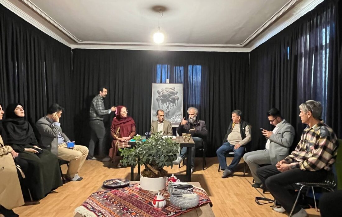 نمایش «اولولری قویلایین» به روی صحنه میرود