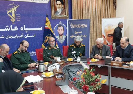 هر کس دلش برای ایران و انقلاب میتپد، بسیجی است