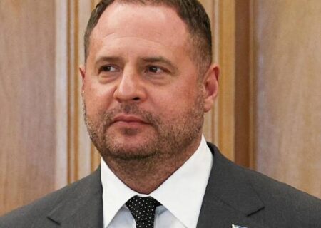 یئرماک: اوکراین مذاکرات مربوط به طرح صلح را در ژنو آغاز کرده است