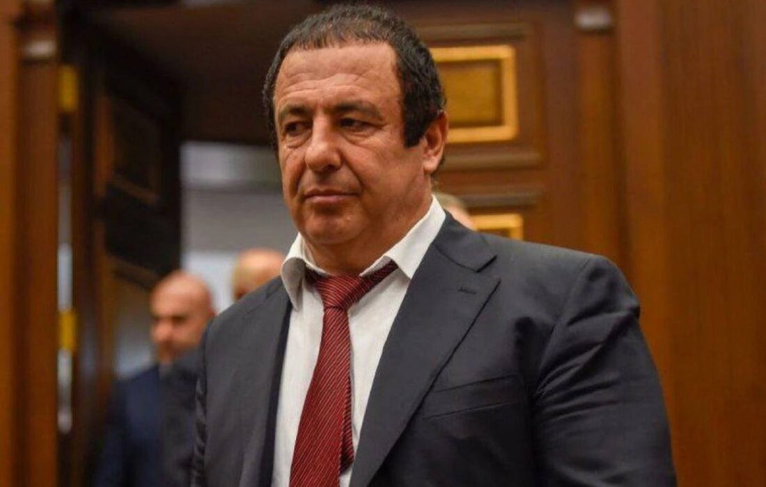 خروج رهبر یکی از احزاب مخالف ارمنستان از کشور ممنوع شد