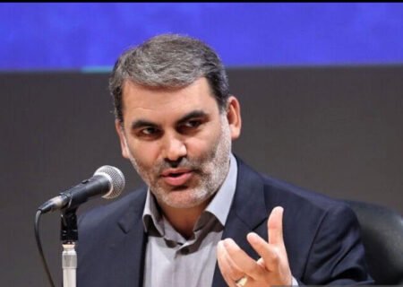 پزشکیان رگ خواب مجلس را می‌داند/ پرونده‌های باز زیادی داریم/ می‌ترسیم به موضوع بنزین و نان نزدیک شویم