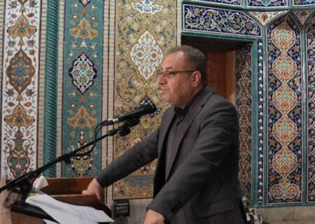 حضور مدیر کل و روسای اداره کل بیمه سلامت در نماز جمعه تبریز