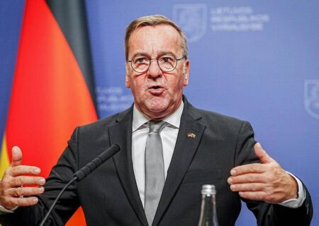 بوریس پیستوریوس: جنگ احتمالی میان ناتو و روسیه ممکن است تا سال ۲۰۲۹ آغاز شود