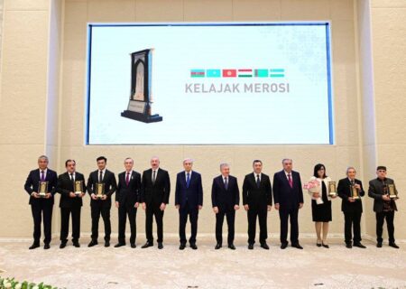 جایزه بین المللی میراث آینده به عالیم قاسیموف از آذربایجان اهدا شد