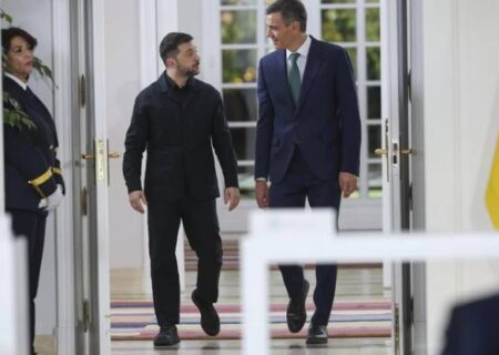 اسپانیا برای اوکراین بسته کمک ۶۱۵ میلیون یورویی آماده می‌کند