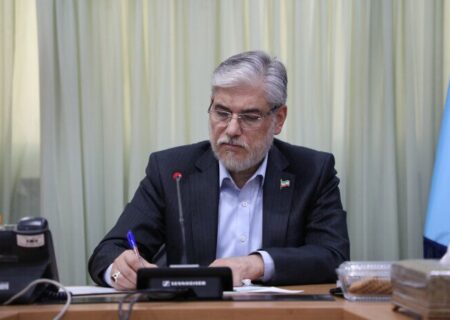 تاکید وزیر علوم بر لزوم تمرکز زدایی از نظام آموزش عالی