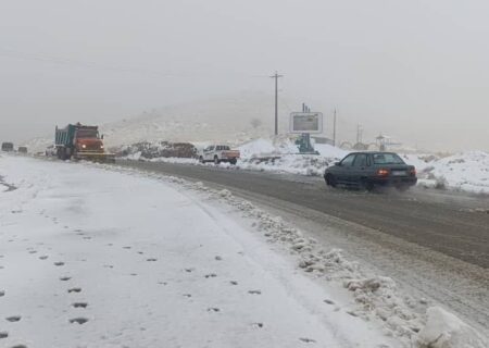تداوم بارش برف در آزادراه تبریز – زنجان/ کمک‌رسانی به ۷۶ خودرو در آذربایجان‌شرقی