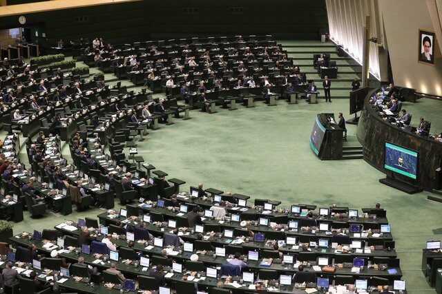 واکنش باهنر به مصوبه جنجالی مجلس/ مهریه تنها پشتوانه قانونی بسیاری از زنان است