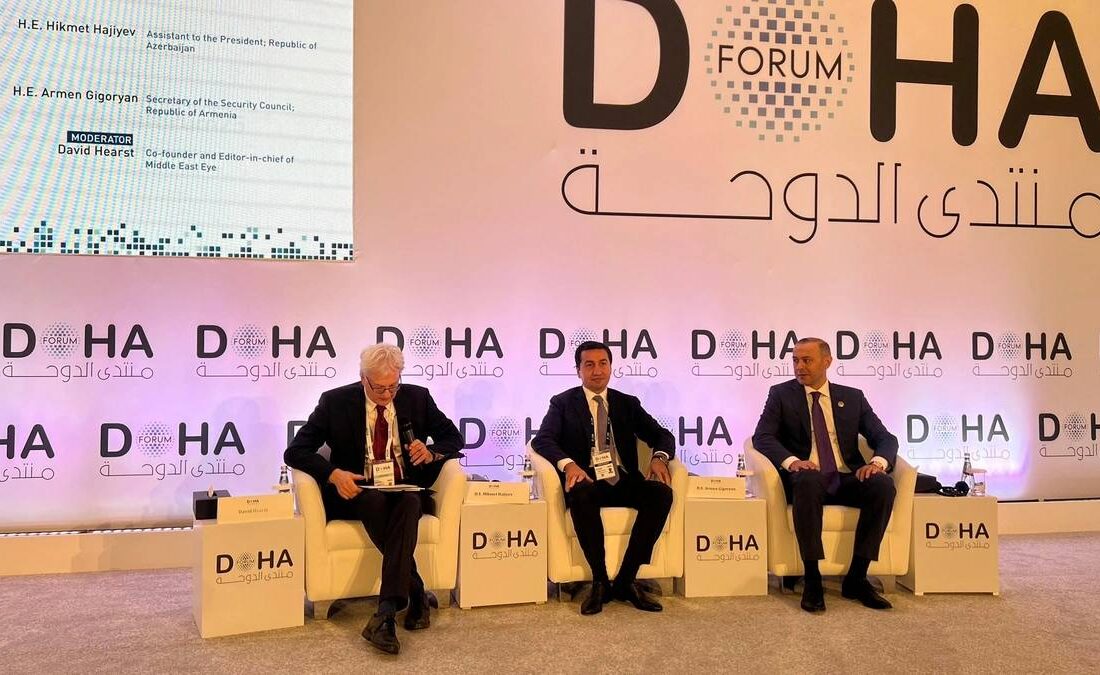 حکمت حاجیئو و آرمن گریگوریان در چارچوب مجمع دوحه دیدار کردند