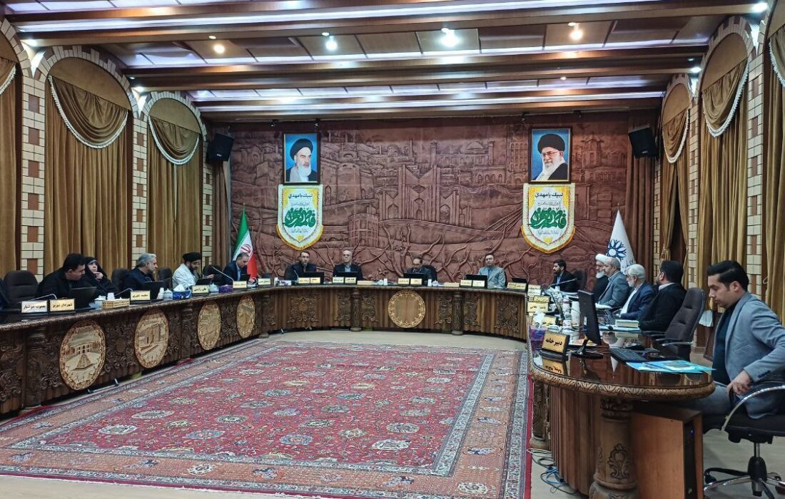 حضور نمایندگان تشکل‌های دانشجویی در صحن شورای اسلامی شهر تبریز به مناسبت روز دانشجو