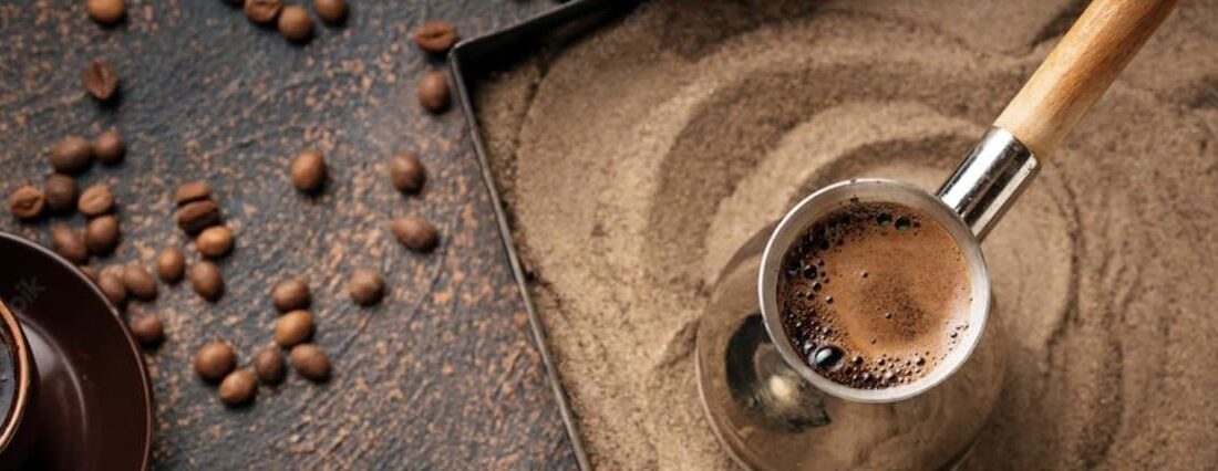 ۴ آسیب شایعی که نوشیدن قهوه در زمان نامناسب به بدن میزند