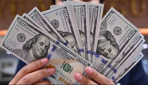 دلار در سقف تاریخی