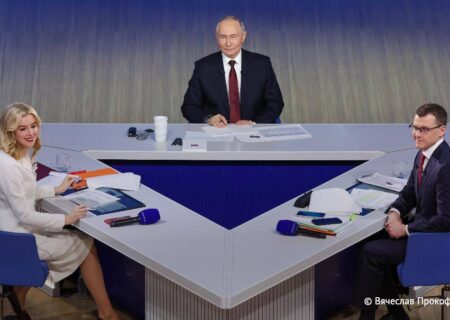 سخنان تند پوتین خطاب به دبیرکل ناتو: چه می‌گویی، مگر خواندن و نوشتن بلد نیستی؟