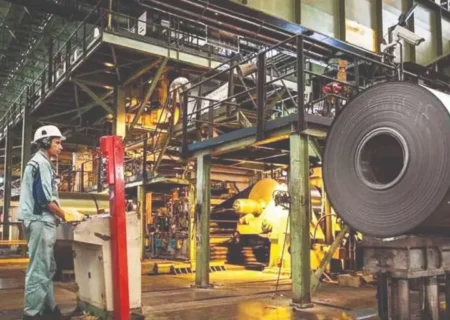 رشد ۱۶ درصدی تولید فولاد ایران در پایان ۲۰۲۵